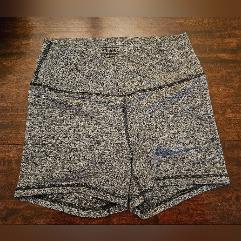Fleo V Waistband Short 3.5" - High Rise